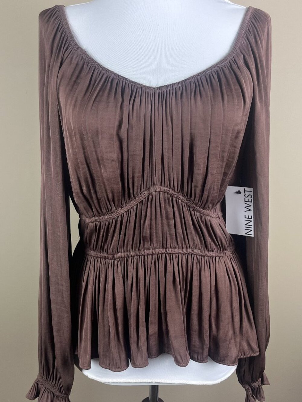 Nine West NWT Long Sleeve Blouse Size M Milk Chocolate Brown, Sweetheart Neck